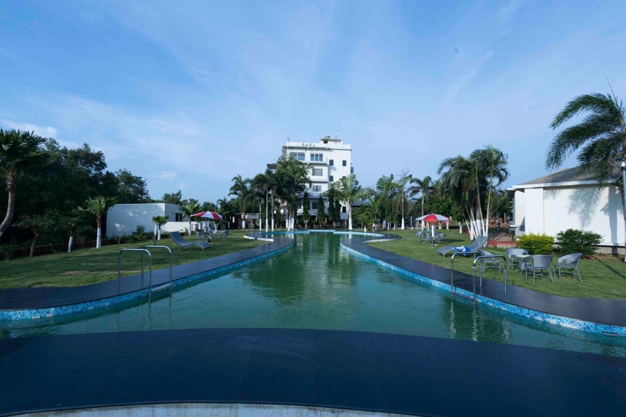 Samudra Resorts And Spa Puri Exteriör bild