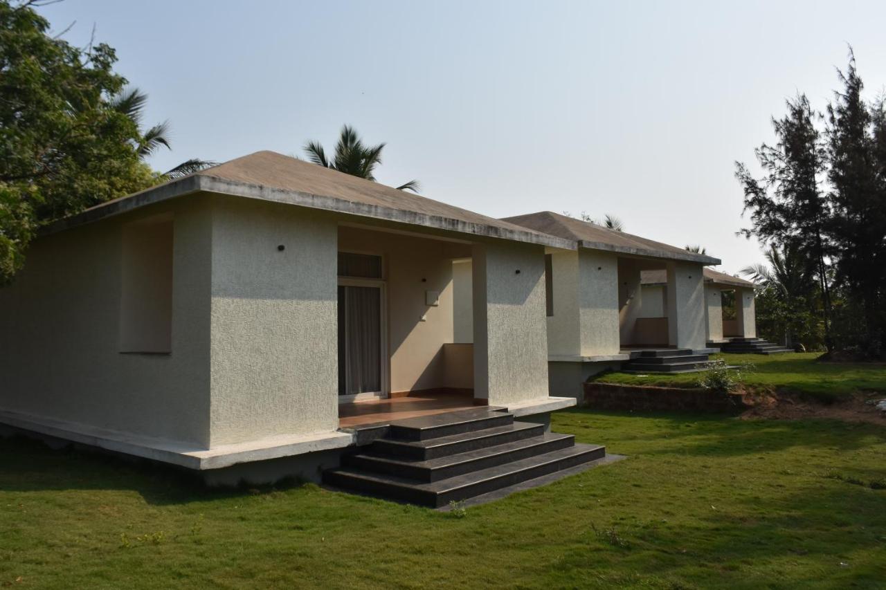 Samudra Resorts And Spa Puri Exteriör bild