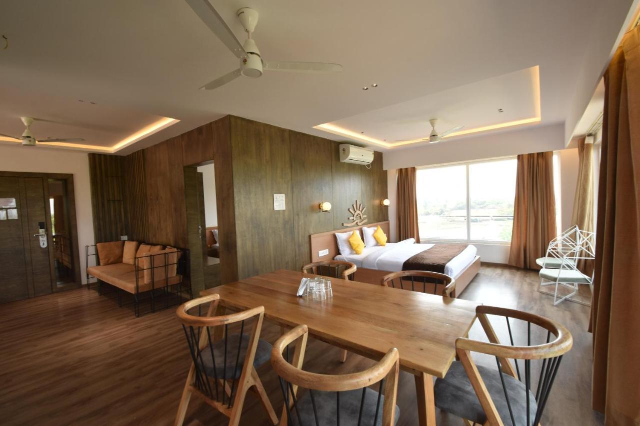 Samudra Resorts And Spa Puri Exteriör bild